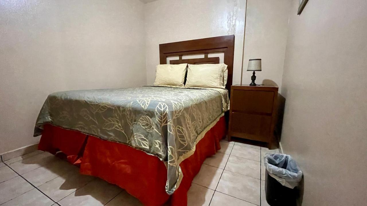 Del Bosque Tj Inn Tijuana Kültér fotó